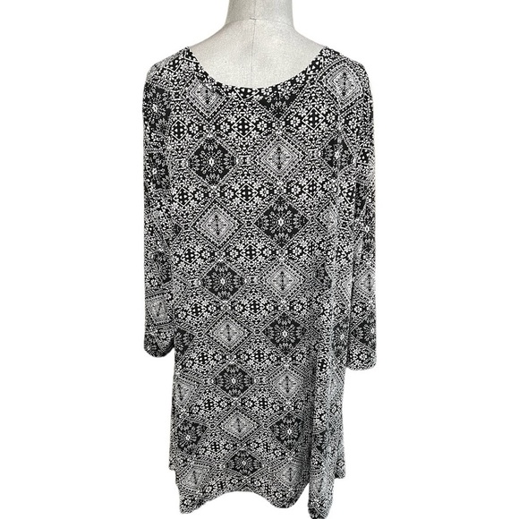 Woman Within Black & White 3/4 Sleeve Pullover Top Size 26/28 - Picture 3 of 7